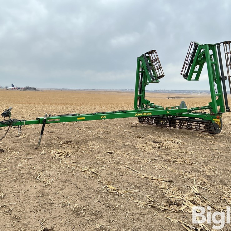 JOHN DEERE 200
