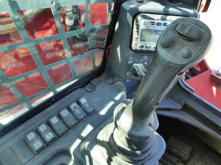 2022-takeuchi-tl12r2-image-14