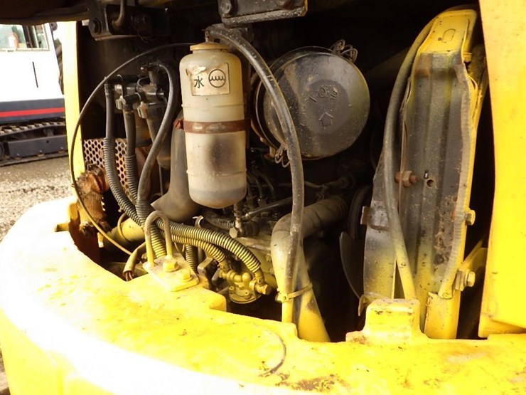 komatsu-pc12uu-image-8