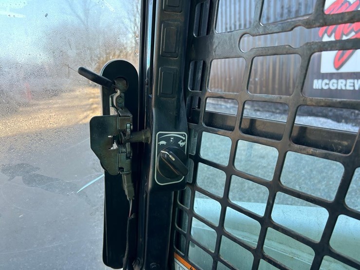 2017-bobcat-t740-image-22