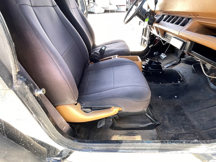 1994-jeep-wrangler-image-49