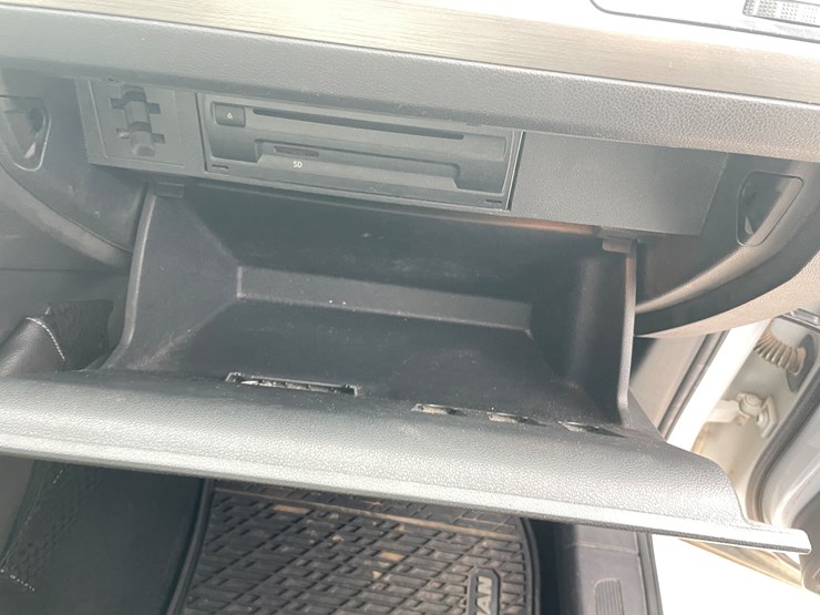 2019-volkswagen-tiguan-se-image-25