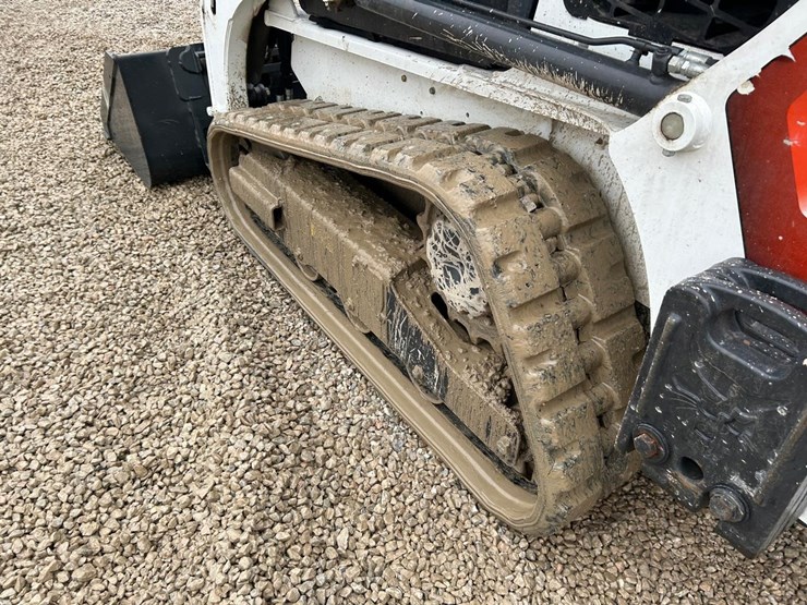 2024-bobcat-t450-image-16