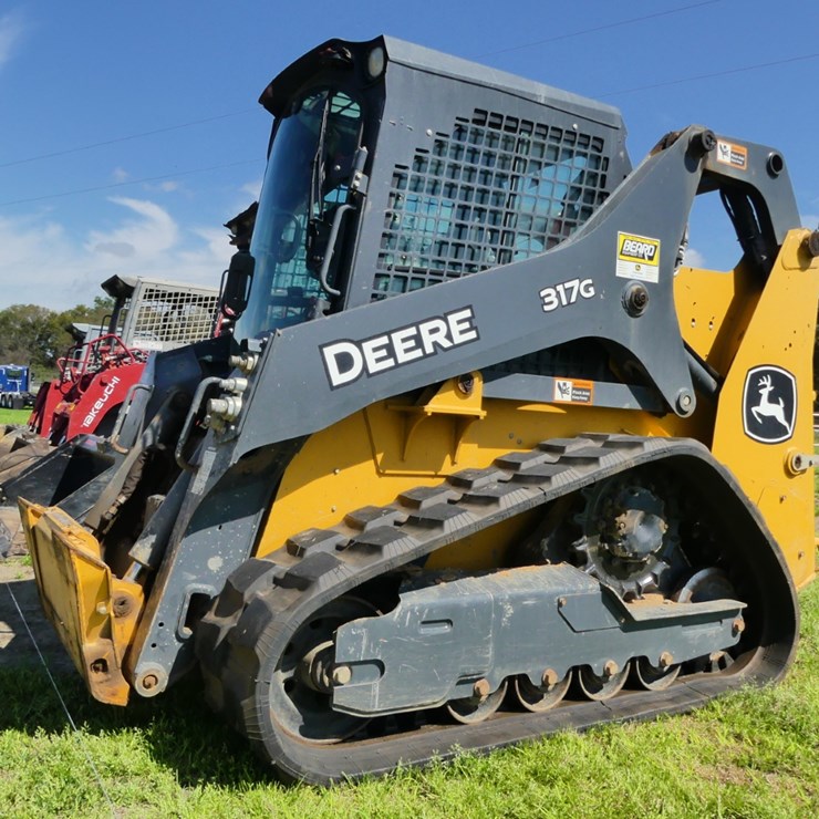 2022 DEERE 317G