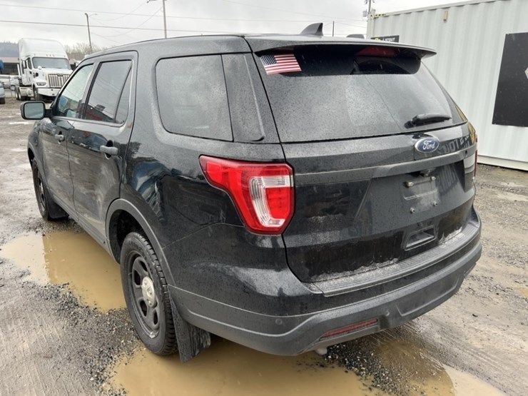 2018-ford-explorer-image-6