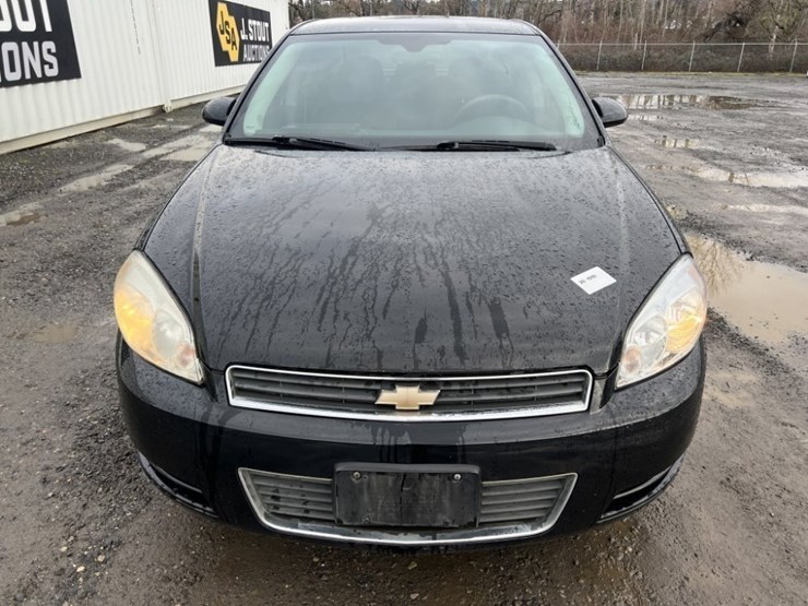 2011-chevrolet-impala-sedan-image-8