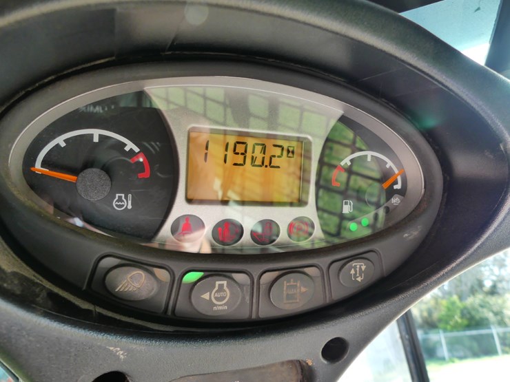 2022-bobcat-t770-image-18