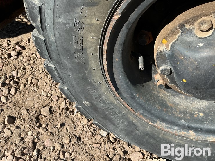 caterpillar-v40b-image-19