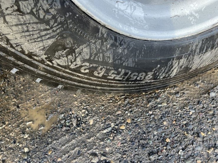 2015-mack-cxu613-tri-axle-truck-tractor-image-20