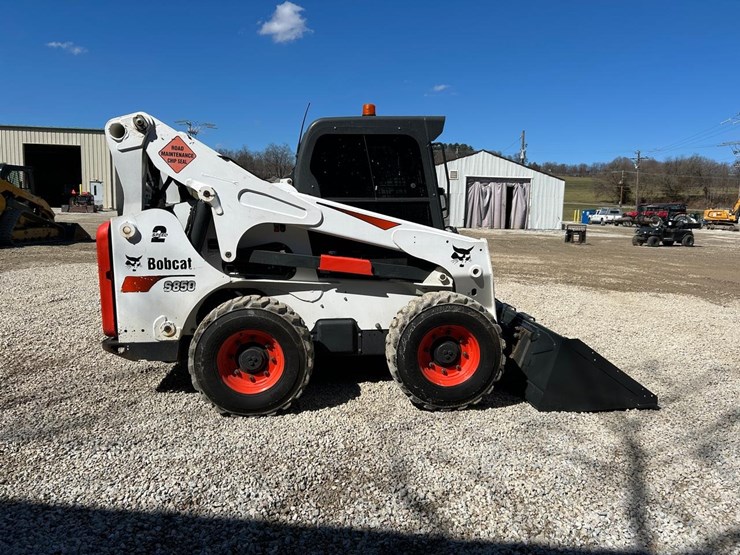 2019-bobcat-s850-image-5