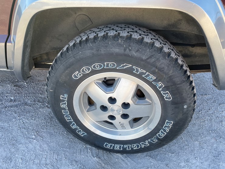 1992-jeep-cherokee-image-11