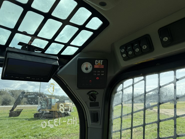 2017-caterpillar-259d-image-15