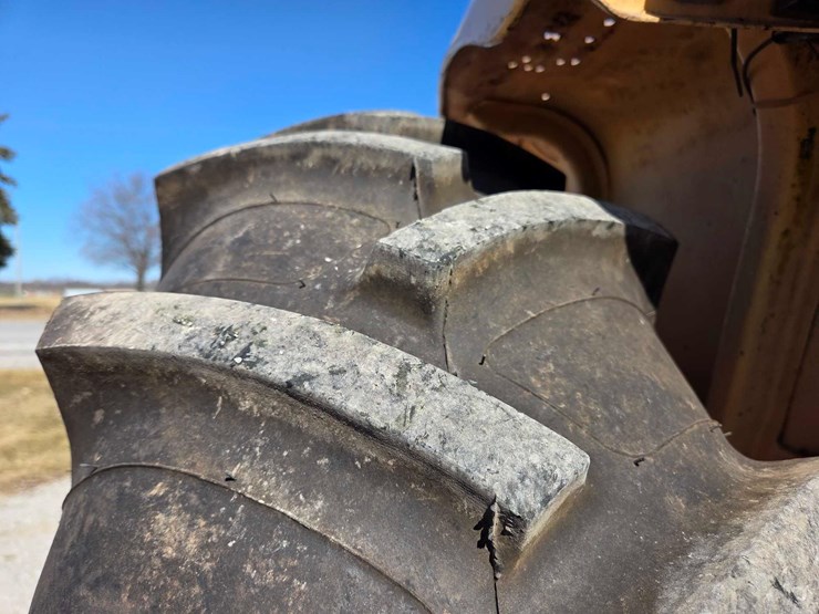 case-730-tractor-image-51