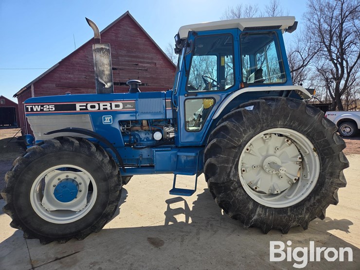 1986-ford-tractor-image-4