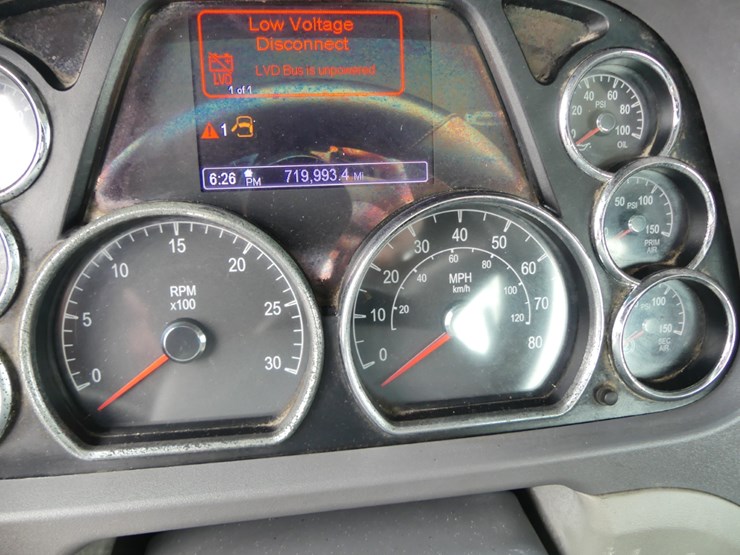 2017-peterbilt-579-image-14