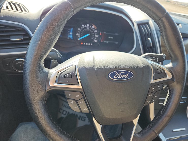 2019-ford-edge-sel-image-16