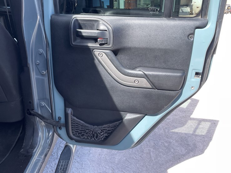 2014-jeep-wrangler-image-28