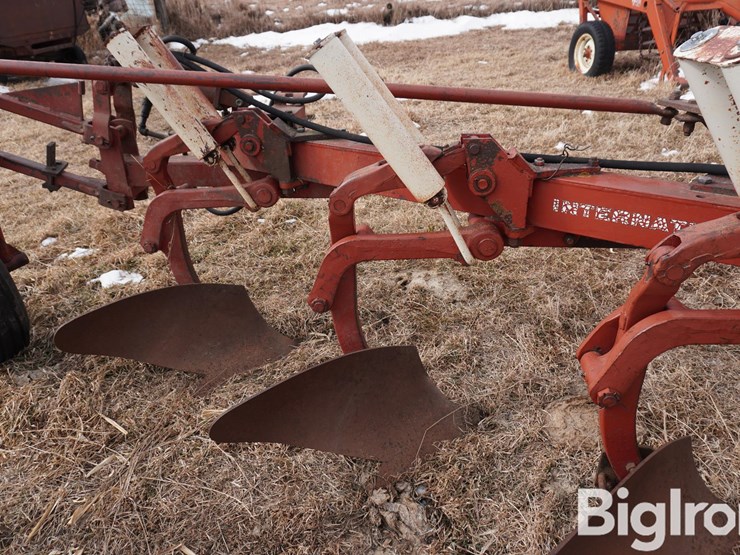 international-710-image-16