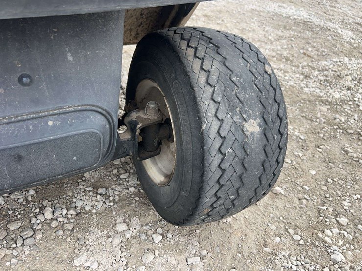 ez-go-golf-cart-image-11