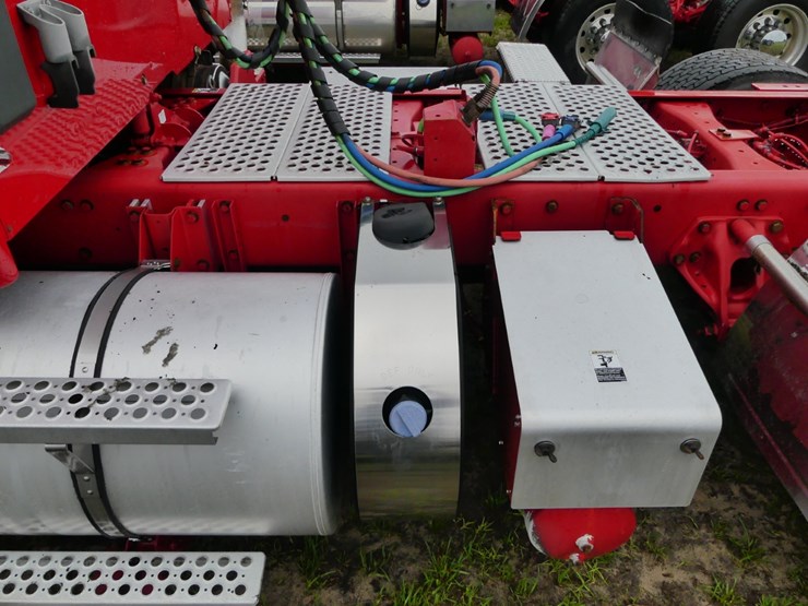 2018-kenworth-t680-image-9