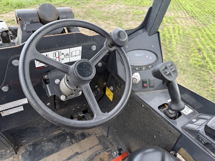 2023-bobcat-l28-image-11