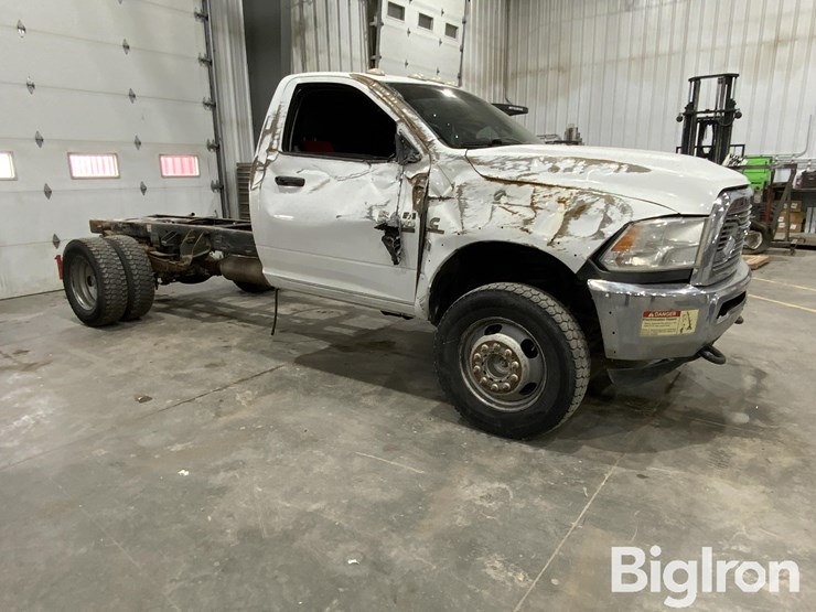 2013-massey-ferguson-730-image-3