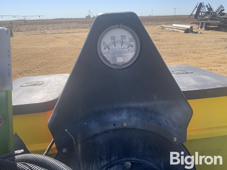 john-deere-1700-image-12