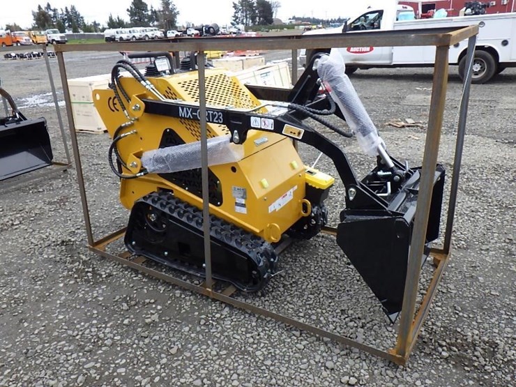 2025-agt-mx-crt23-skid-steer-tracked-loader-image-4