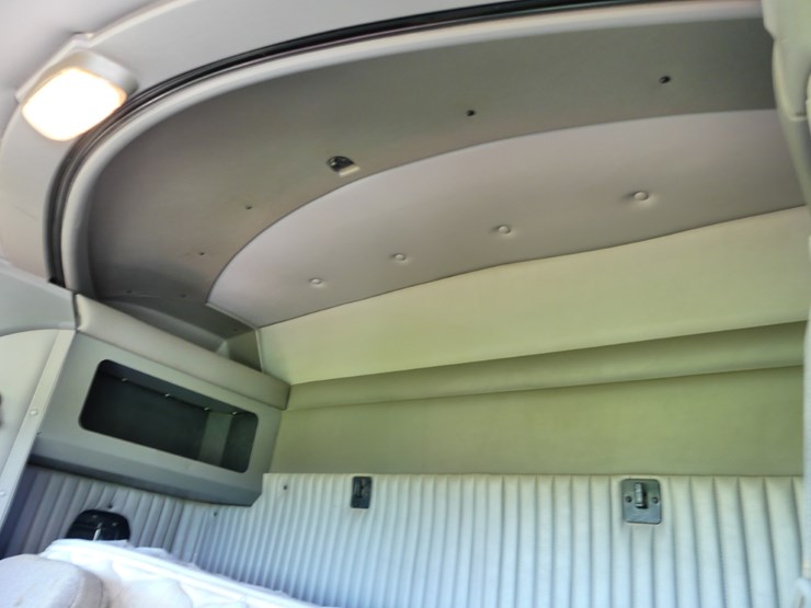 2012-kenworth-t800-image-11