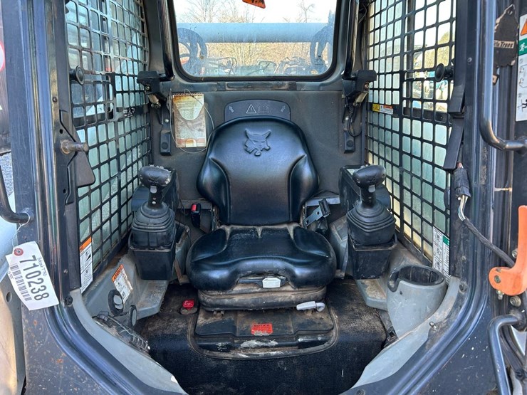 2017-bobcat-t740-image-19