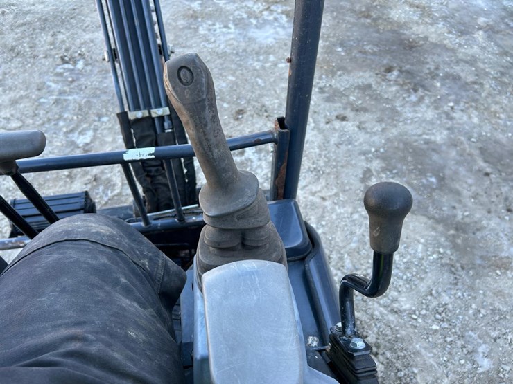 2017-deere-17g-image-22