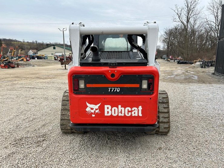 2022-bobcat-t770-image-3
