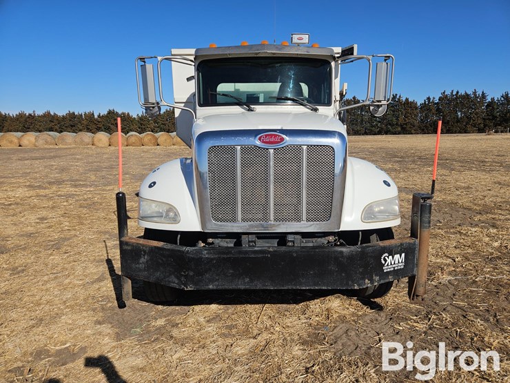 2014-peterbilt-337-image-2