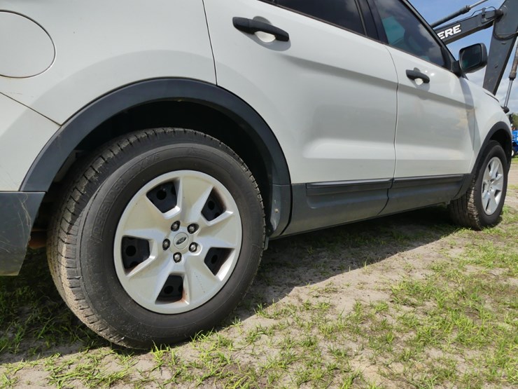 2011-ford-explorer-image-6