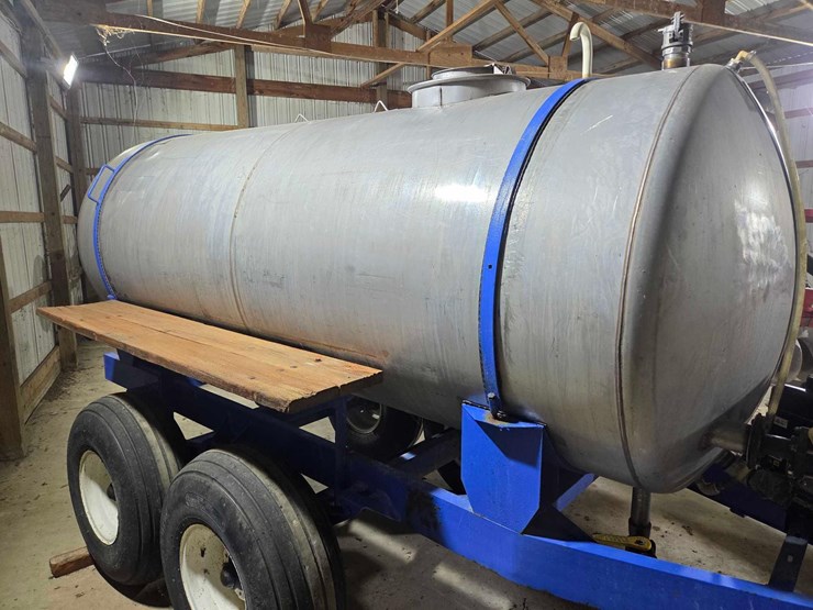 1000-gallon-liquid-nurse-trailer-image-32