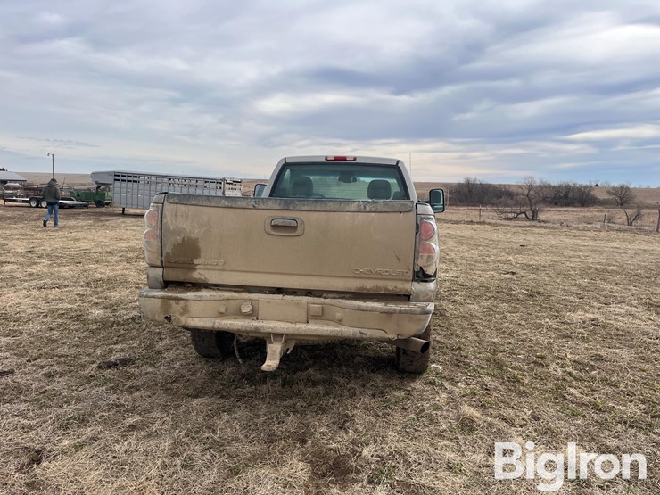 2003-chevrolet-silverado-2500-image-6