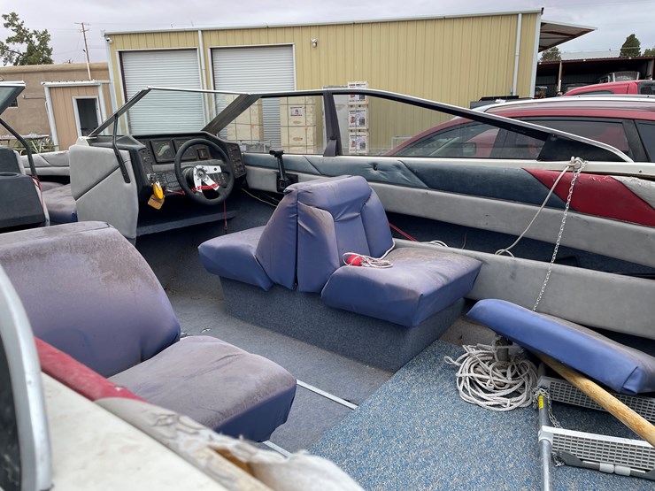 #4331-•-bayliner-boat-and-trailer-(titles-in-delay)-image-53