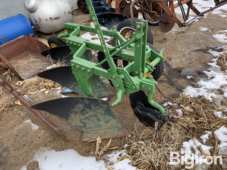 john-deere-810-image-3