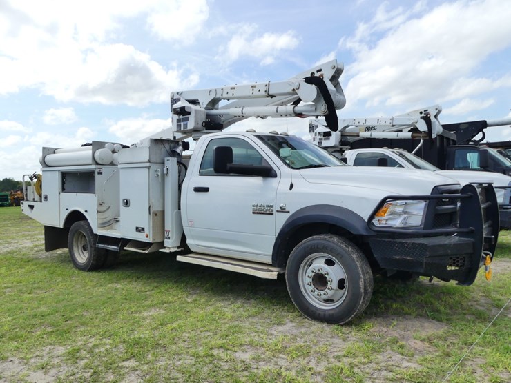 2016-dodge-ram-5500-image-1