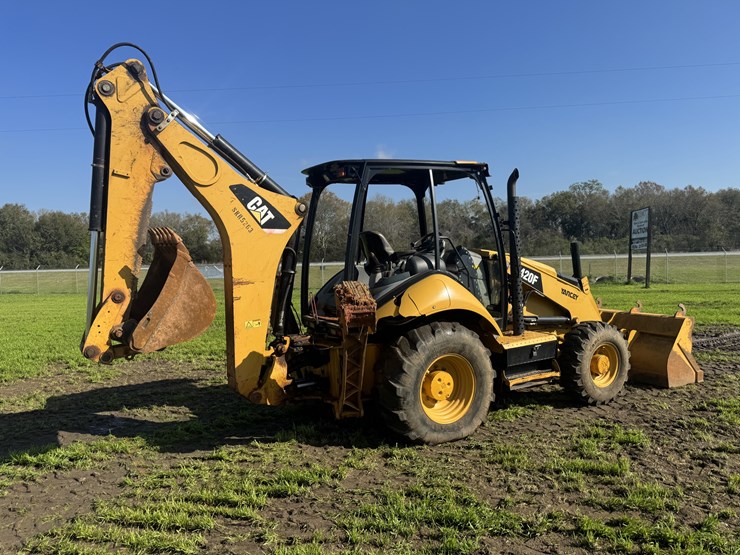 2014-caterpillar-420f-image-6