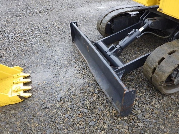 komatsu-pc28uu-image-11