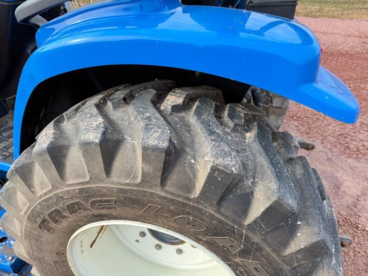 new-holland-tc29d-image-7