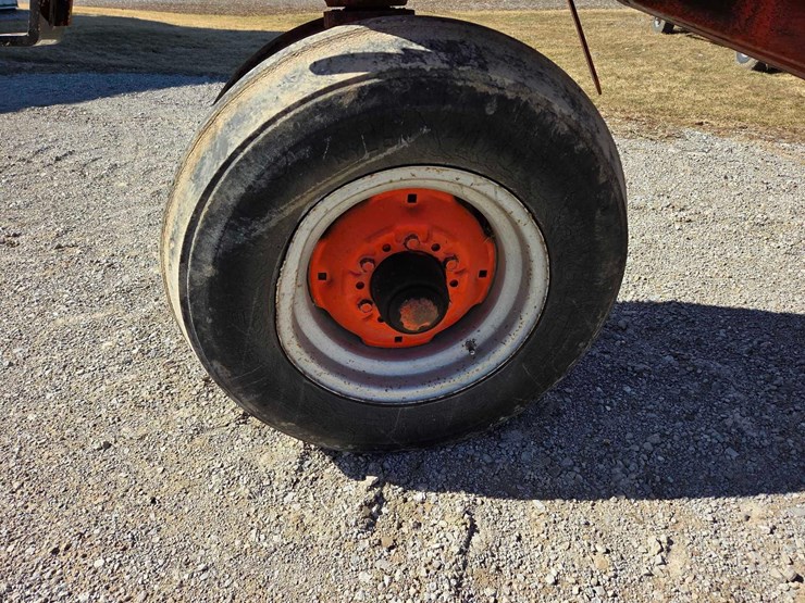 case-730-comfort-king-tractor-image-23