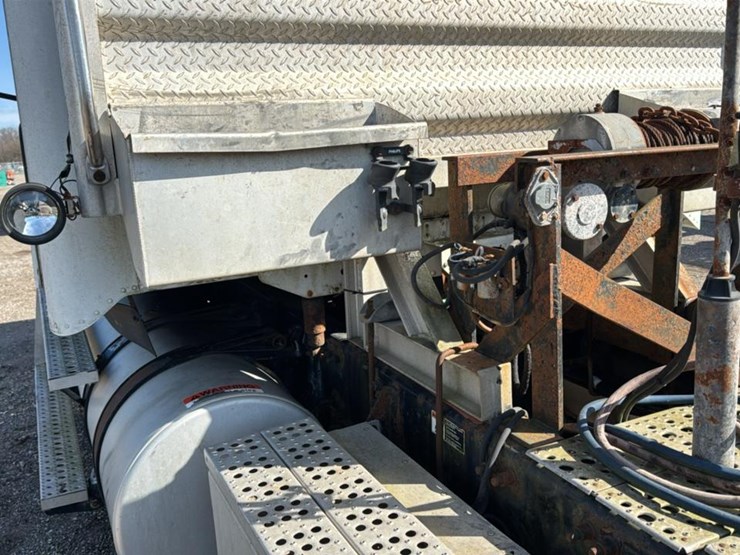 2006-caterpillar-c11-image-24