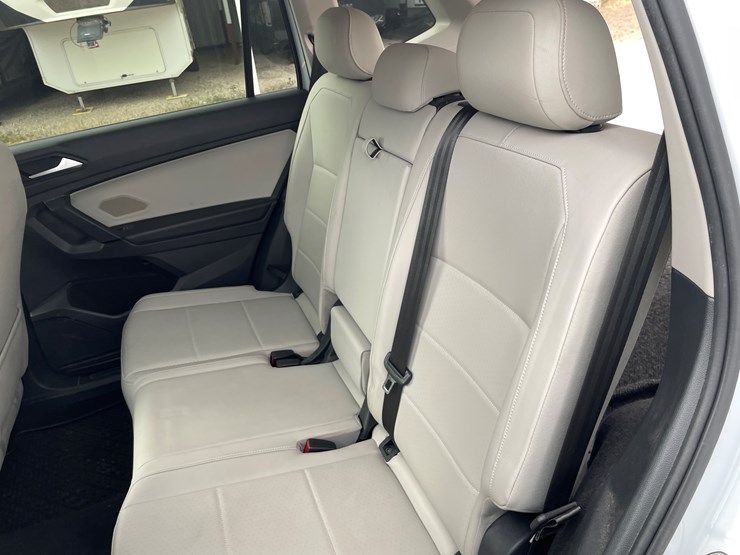 2019-volkswagen-tiguan-se-image-48