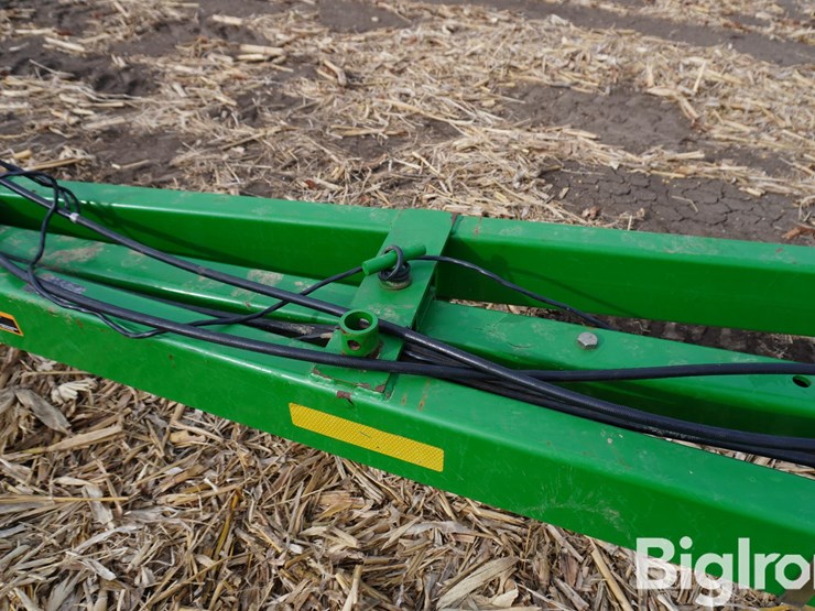 john-deere-200-image-19