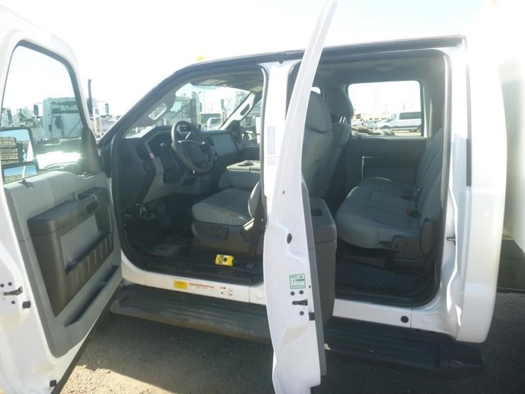 2013-ford-f550-image-12