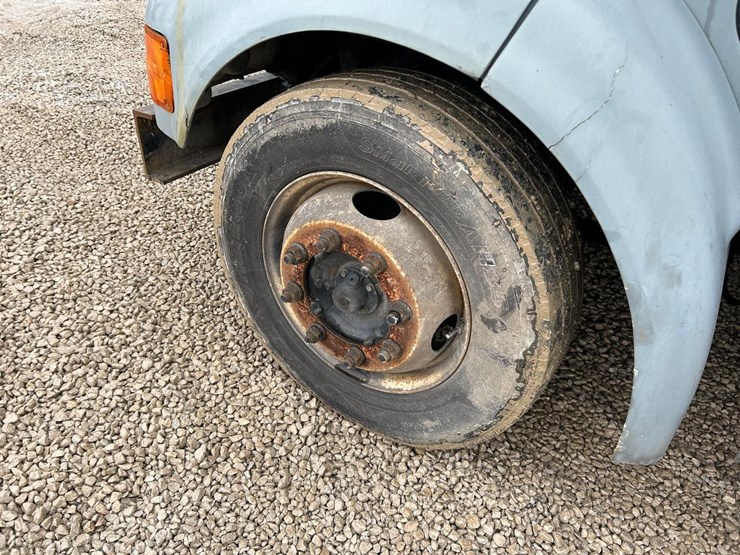 international-4700-lpx-service-body-truck-image-18