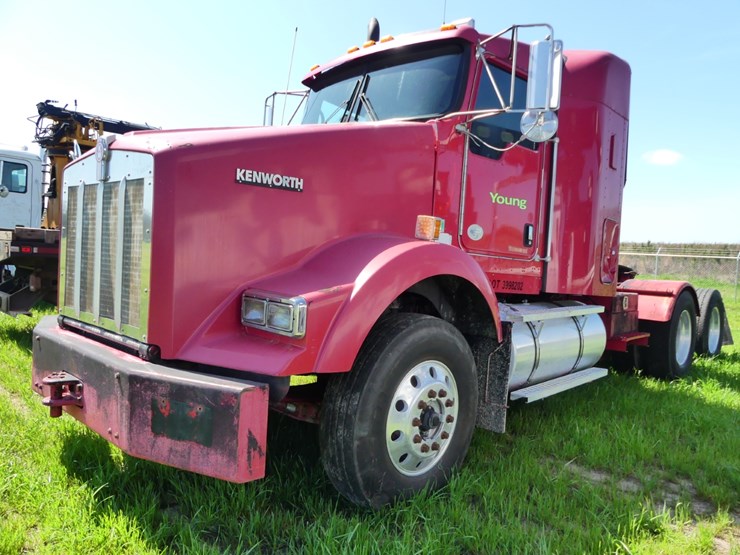 2012-kenworth-t800-image-2
