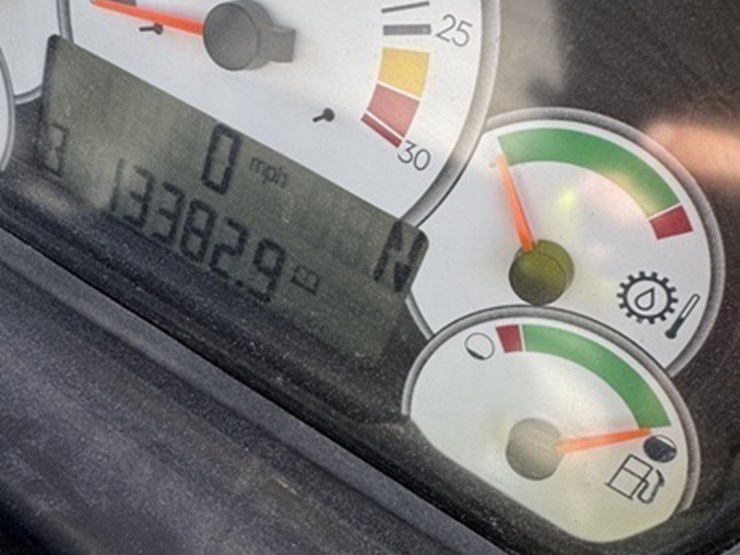 2010-caterpillar-740b-image-14